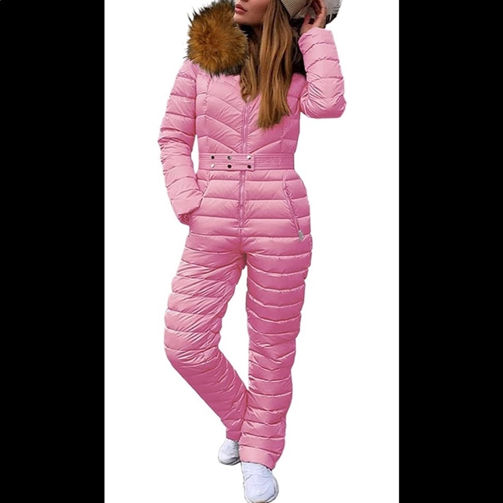 Womens snow/ski suit Size Medium Worn once